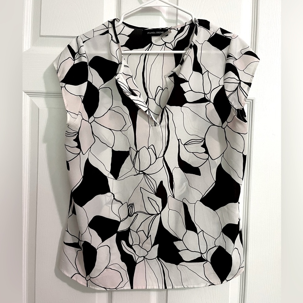 Ivanka Trump Short Sleeve Women’s Blouse, Floral Print, Size M